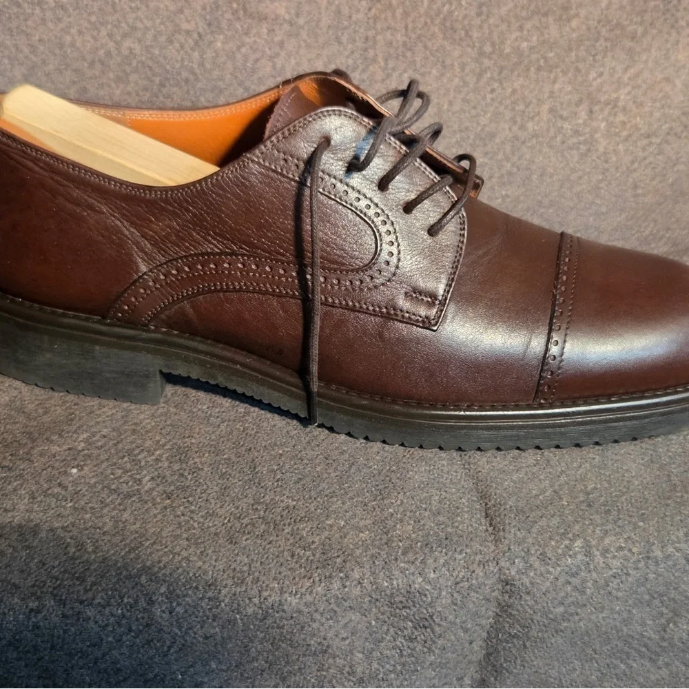 Caporicci Men’s size 11 Glove leather lining. Made in Italy. Cap Toe.